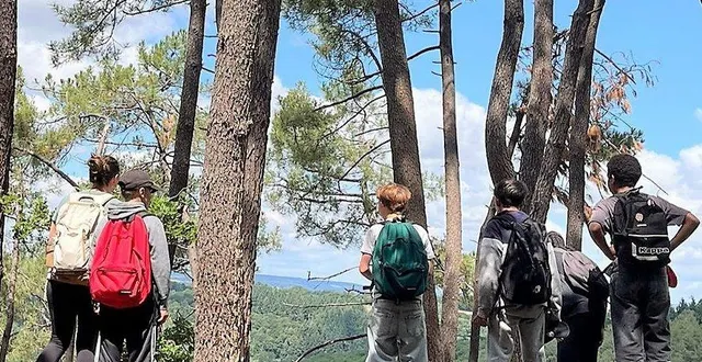 photo  en juillet, les ados ont notamment apprécié la sortie randos et activités sportives dans les alpes mancelles.  &copy;  mdh. 