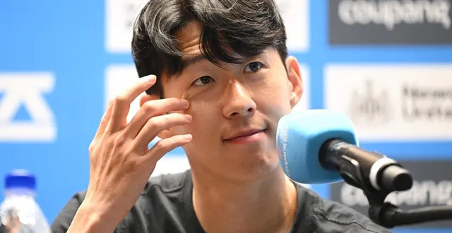 photo heung-min son était ému en conférence de presse au moment de l’annonce. © afp
