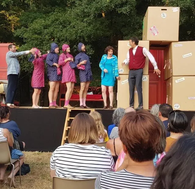 photo après antigone en 2024, le théâtre régional des pays de la loire est de retour au manoir de la cour à asnières-sur-vègre avec la pièce « l’hôtel du libre-échange », de georges feydeau.  ©  ouest-france