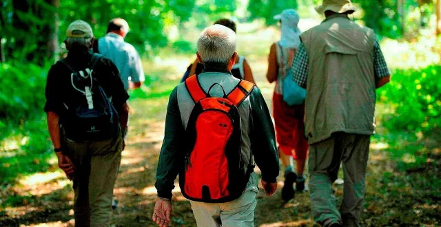 photo  samedi 13 septembre 2025, l’association familles rurales de cré-sur-loir organise une randonnée semi-nocturne.  &copy;  archives ouest-france 