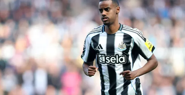 photo  liverpool fait tout pour attirer alexander isak.  ©  getty images via afp 
