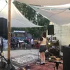 photo  dans le jardin du renard se marre, la soirée de concerts commence par celui de la chanteuse pop eolîne. 