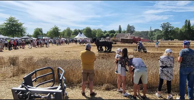 photo  les visiteurs redécouvrent avec plaisir les techniques anciennes.  &copy;  ouest-france 