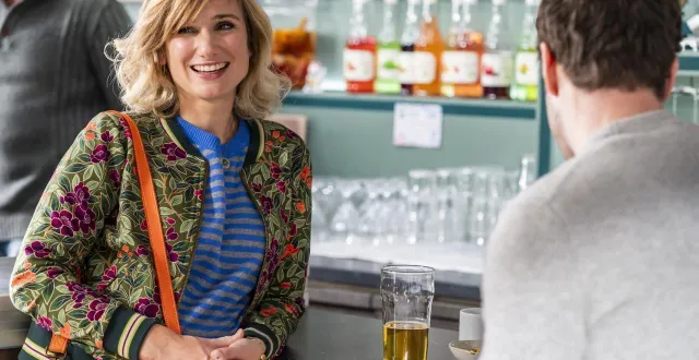 photo  diane dassigny sur le tournage de « plus belle la vie, encore plus belle », à marseille.  &copy;  nedim imre / capa pictures / tf1 