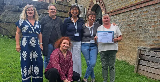 photo  les membres du dispositif prépa compétences expert, en présence de la formatrice, de la responsable de l’afpa et de la directrice de l’agence france travail de flers.  &copy;  ouest-france 