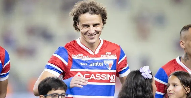 photo david luiz fait son retour en europe. © baggio rodrigues / afp