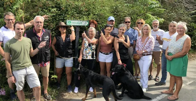 photo  un collectif d’habitants s’est retrouvé il y a quelques jours à rablay-sur-layon pour dénoncer, selon eux, à la fois la méthode et la finalité du projet de rénovation des voies vertes. ils dénoncent une « aberration écologique » et de « l’argent public gaspillé ».  &copy;  co – emmanuel poupard 