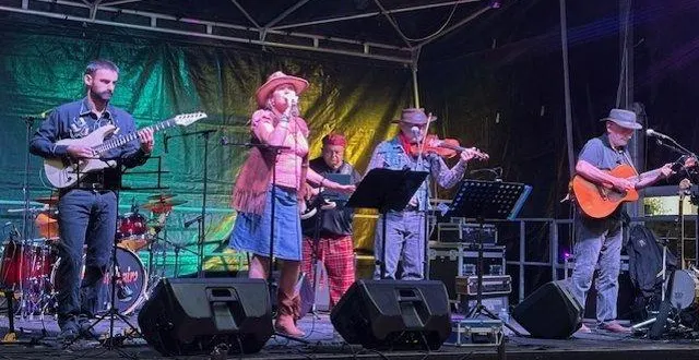 photo  le groupe rochin' chairs.  &copy;  ouest-france 