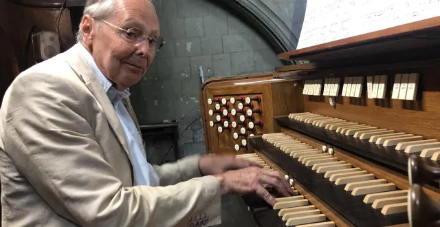 photo  jean-marc seguin, est organiste à l’abbatiale saint-serge à angers depuis près de 70 ans.  &copy;  ouest-france 