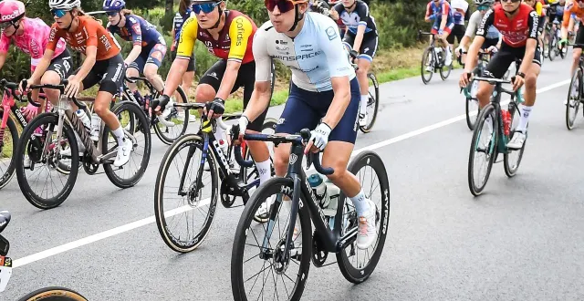 photo karolina perekitko et l’équipe winspace orange seal n’ont récolté que 290 euros de prize money sur le tour de france 2025. © matthieu mirville, dppi via afp