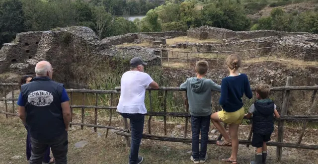 photo  les vestiges du château des forges à noyant-la-gravoyère (maine-et-loire) peuvent être visités sur réservation.  &copy;  ouest-france 