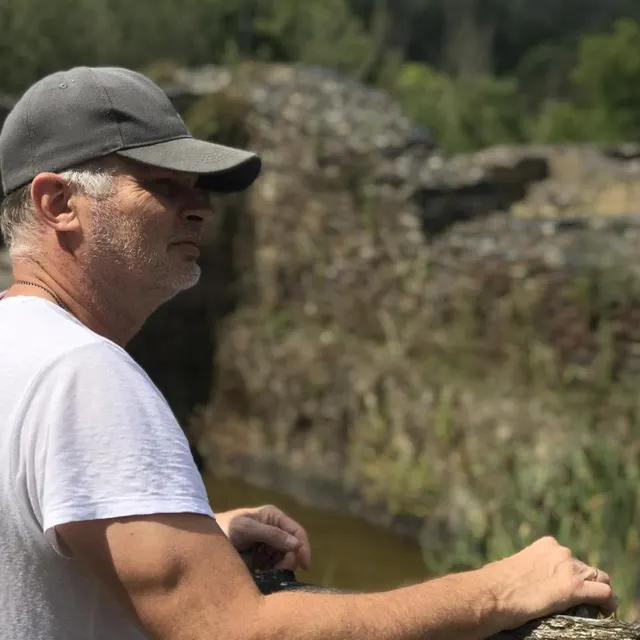 photo yan harris est président de l’association des amis du château de la gravoyère, qu’il cherche à faire connaître auprès du public.  ©  ouest-france