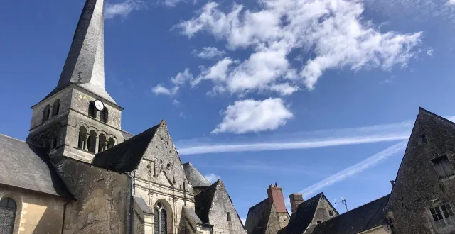 photo  le clocher tors de vieil-baugé (maine-et-loire).  &copy;  ouest-france 