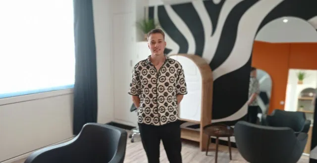 photo  dylan merceron au sein de son salon, entièrement conçu par ses soins.  &copy;  ouest-france 