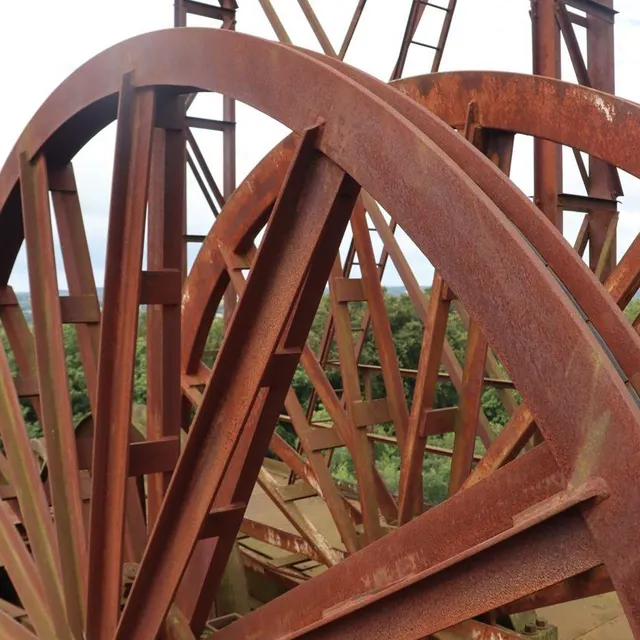 photo la molette se situe en haut du chevalement de la mine de saint-clair-de-halouze, dans l’orne.  ©  ouest-france