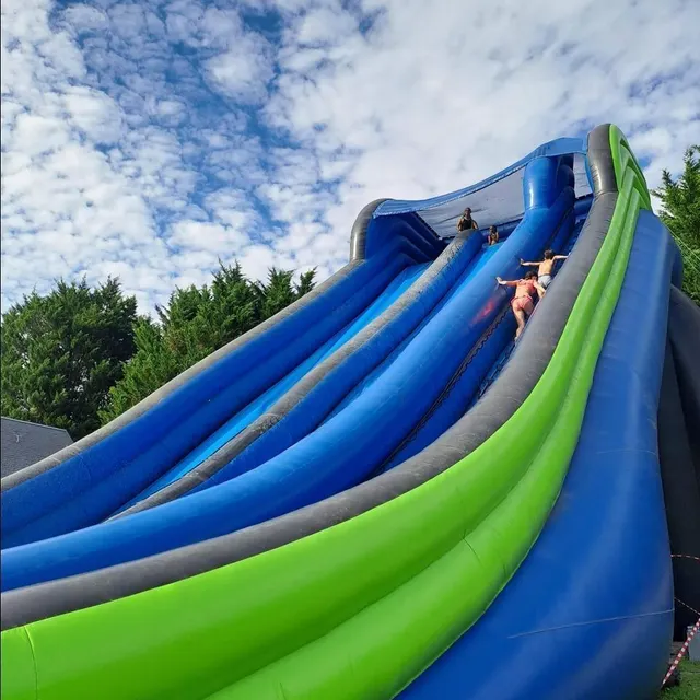 Le toboggan géant à la base de loisirs. Ouest-France photo le toboggan géant à la base de loisirs. © ouest-france