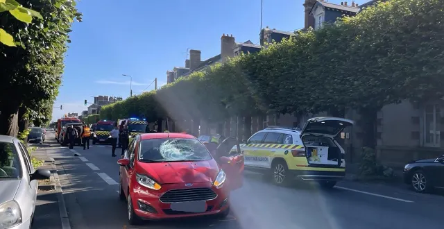 photo  la voiture de l’automobiliste après l’accident.  &copy;  ouest-france 