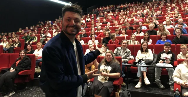 photo  kev adams présentera « le jour j » au public du cgr de saint-saturnin le vendredi 29 août.  &copy;  archives le courrier de l’ouest – freddy reigner 
