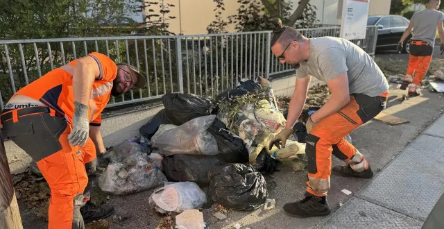photo  christopher mauvalais et andy lacourt nettoient les points de collecte d’alençon.  &copy;  ouest-france 