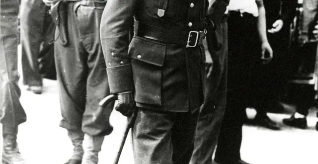 photo  le général leclerc, libérateur des premières communes du nord sarthe à l’été 1944.  &copy;  dr 