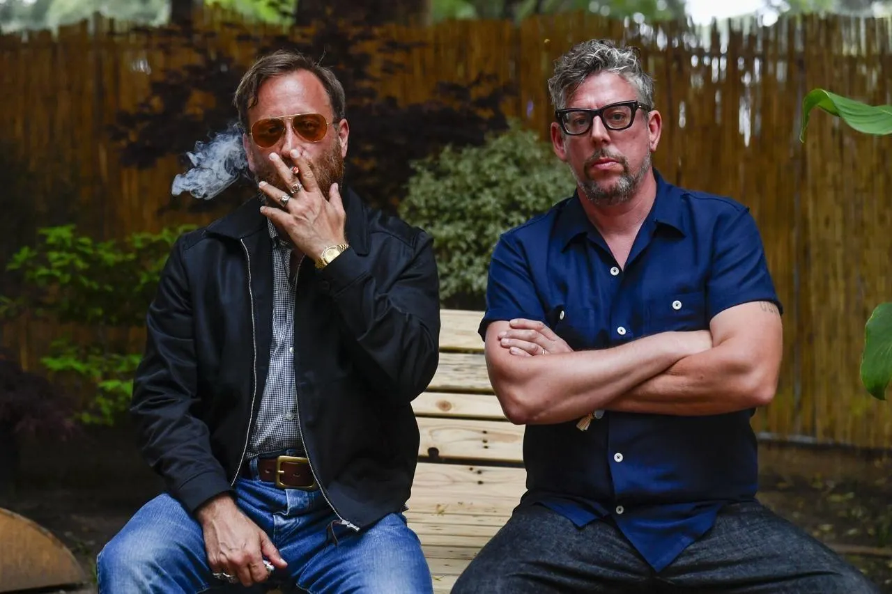 Cleinha paraense twitter greeted with a warm smile together