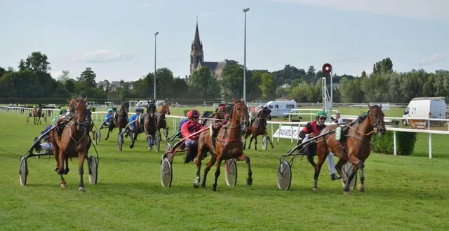 photo  les courses de trot font leur retour ce dimanche 10 août à l’hippodrome de sablé, après une pause estivale.  &copy;  archives 