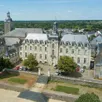 photo  située dans le centre-bourg, l’abbaye de saint-georges est inscrite au titre des monuments historiques depuis 1961. 