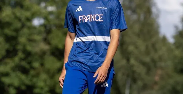 photo  thibaut gromala avec le maillot des bleus.  &copy;  les_athlètes_français 