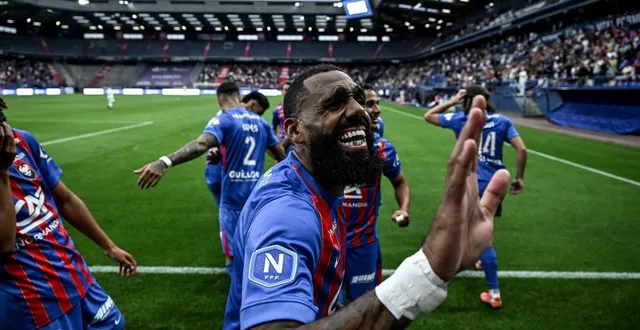 photo  yann m’vila a laissé exploser sa joie sur le deuxième but inscrit par vinicius gomes au retour des vestiaires, traçant la voie d’une victoire libératrice.  &copy;  martin roche / ouest-france 