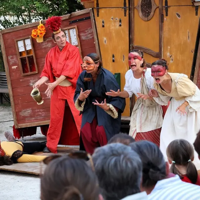 photo la pièce d’un peu plus d’une heure explore plusieurs genres théâtraux, comme ici la commedia dell’arte.  ©  ouest-france