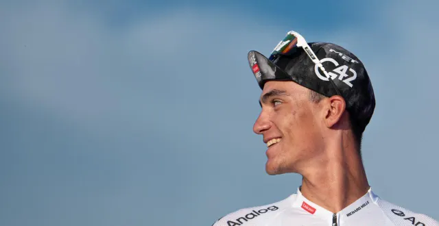 photo  isaac del toro remporte le tour de burgos devant lorenzo fortunato et léo bisiaux  ©  massimo valicchia / afp 