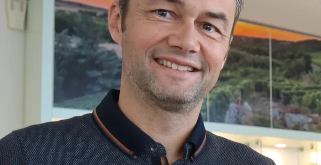 photo  aurélien debomy, directeur de l’office de tourisme loire layon aubance, a une belle définition de son métier : « je suis créateur de souvenirs » résume-t-il. avec ses équipes, il travaille sur la qualité des prestations proposées, en synergie avec les acteurs locaux.  &copy;  co 