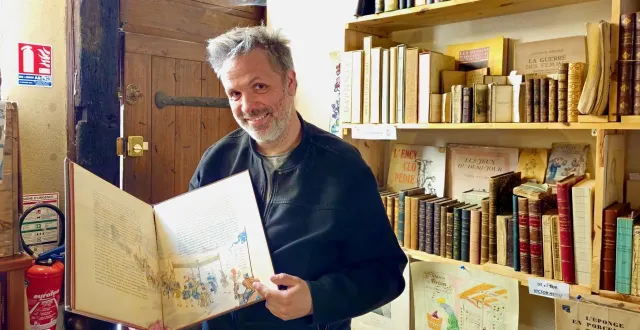 photo  le mans, juillet 2025. mathias gautelier a développé une véritable expertise des livres et documents anciens.  &copy;  le maine libre 