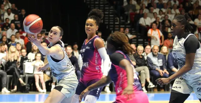 photo  demi-finaliste de ligue 2 féminine fin avril, les joueuses de l’usbd alençon joueront, au mieux, en nationale 1 à la rentrée.  &copy;  nathalie douley / ouest-france 