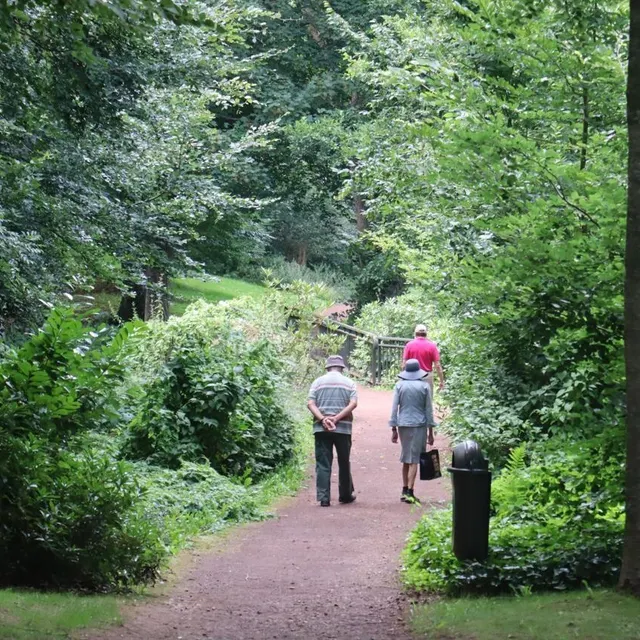 photo dans le parc du château de flers.  ©  ouest-france