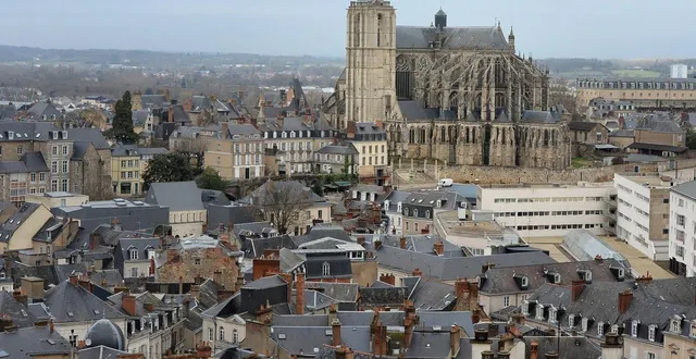 photo  la cathédrale saint-julien du mans, patrimoine historique de la ville.  &copy;  franck dubray / archives ouest-france 