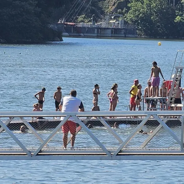 photo les jours de fortes chaleurs, la fréquentation explose au lac de la suisse normande.  ©  ouest-france