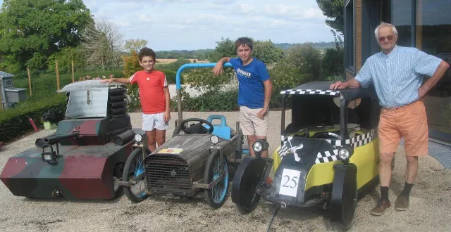 photo  l’équipe de pierre gaudré (à droite), avec amaël et christopher.  &copy;  ouest-france 