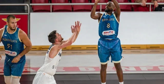 photo  johnny berhanameskel (ici avec kiev en coupe d’europe) est notamment connu pour son excellente adresse à 3 points.  &copy;  fiba basketball 