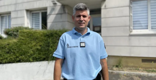 photo  jérôme demaure, 44 an, est le nouveau commandant de la compagnie de gendarmerie de mamers (sarthe).  &copy;  ouest-france 