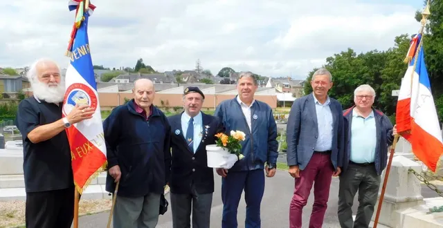 photo  de la gauche yves-jeanne, président du souvenir français ; robert monnier, trésorier de l’unc ; et claude lefèvre, le président ; josé collado, conseiller départemental ; michel leroyer, maire ; et martial serey, représentant les anciens d’indochine.  &copy;  ouest-france 