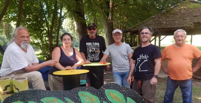 photo  les bénévoles de l’association baobab, le 15 août.  &copy;  le maine libre 