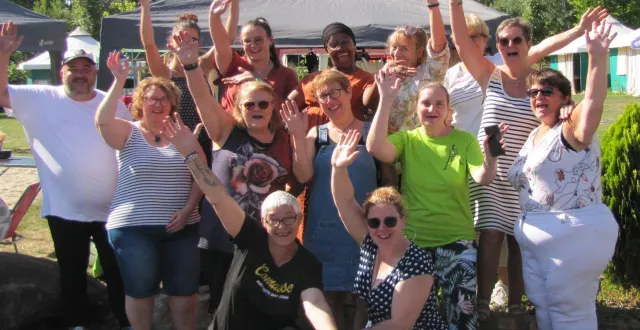 photo  un marché artisanal au camping port sainte-marie… un événement qui devrait se répéter dans les années à venir.  &copy;  ouest-france 