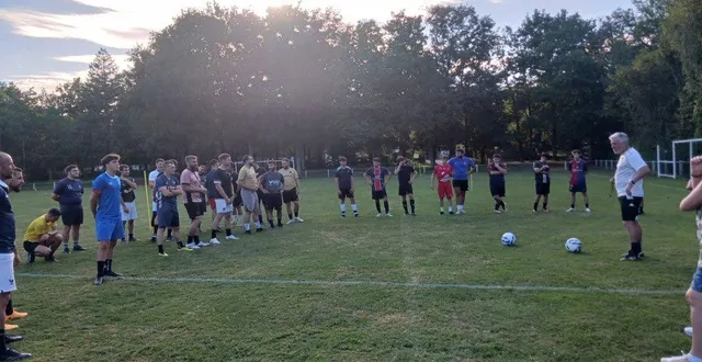 photo  aurélien reillon a accueilli une soixantaine de joueurs pour la reprise des entraînements  &copy;  ouest-france 