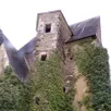 photo une partie du château de la buzardière, fragile mais encore debout.
