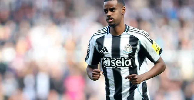 photo  alexander isak ne portera plus le maillot des magpies.  ©  afp 