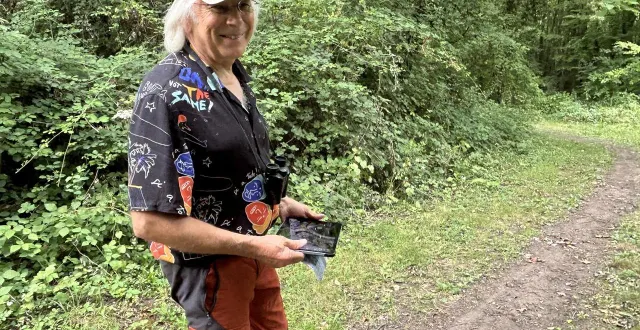 photo  beaufort-en-anjou, le 30 juillet 2025. jean-luc allard arpente le marais depuis son enfance. il n’a jamais cessé de s’y promener et d’en prendre soin, conscient de la fragilité des équilibres biologiques qui s’y trouvent.  &copy;  co – christophe ricci 