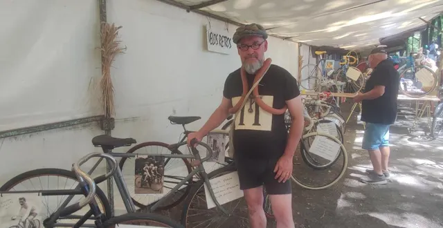 photo  le candéen patrice tusseau présentait une grosse partie de sa collection de vélos, dimanche 10 août 2025, à la fête des battages, à angrie.   &copy;  ouest-france 