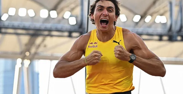 photo la joie d’armand duplantis après avoir battu une nouvelle fois son record du monde, le 12 août 2025 à budapest. © attila kisbenedek / afp