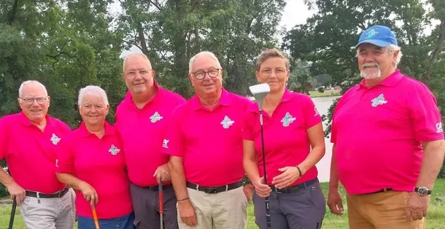 photo  six des participants à l’europacup en allemagne. à partir de la gauche : guy et michelle duchemin, alain badeuil, guy midy, anne-paule flambard et jean-pierre tanguy, le président du club.  &copy;  ouest-france 